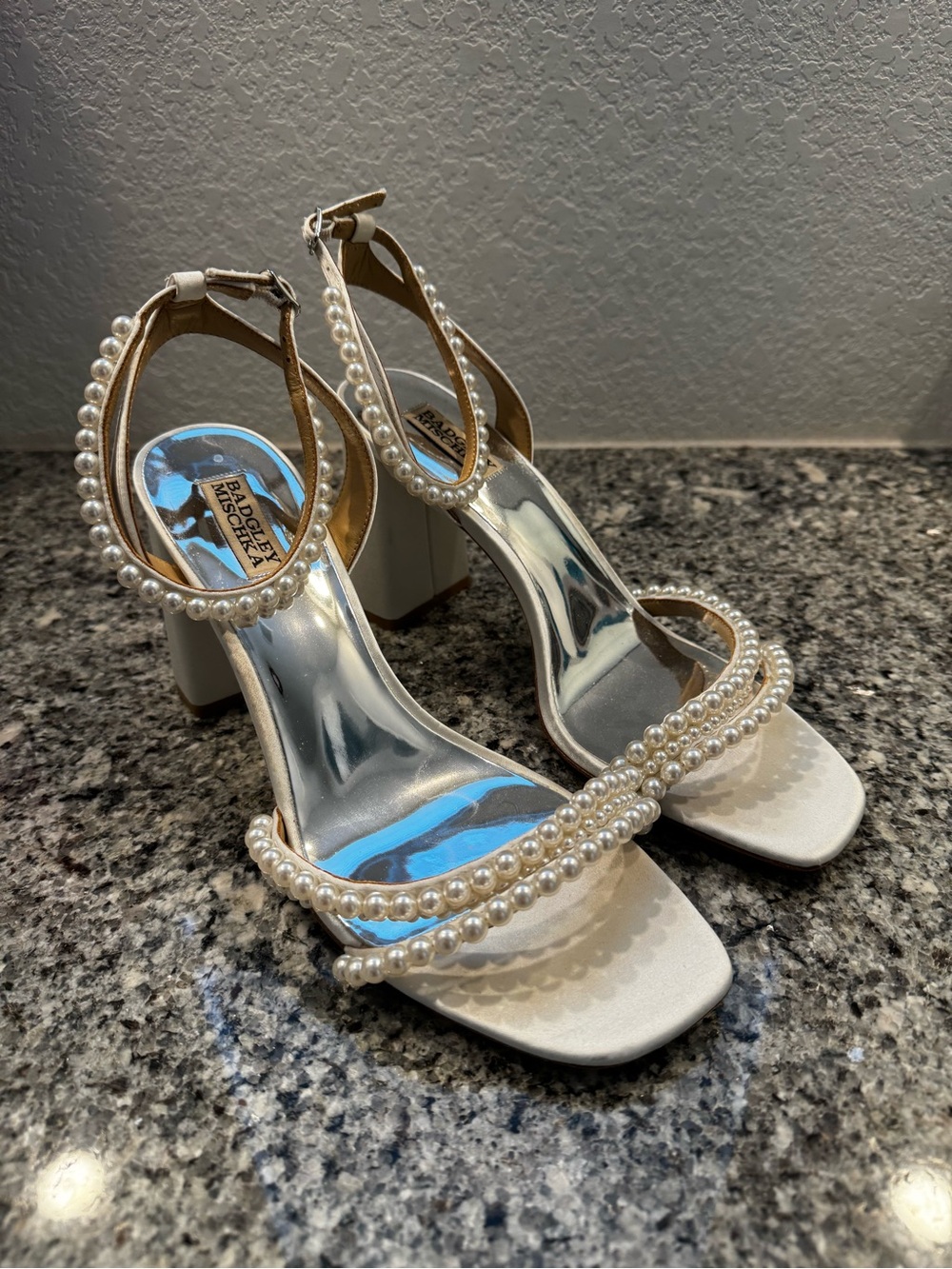 Badgley Mischka Ivory Pearl-Strap Block Heel Size 1-